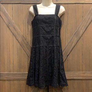 beautiful Ann Taylor sleeveless lace dress, Sz 4